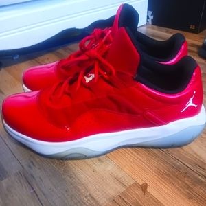 University red jordan 11 comforts